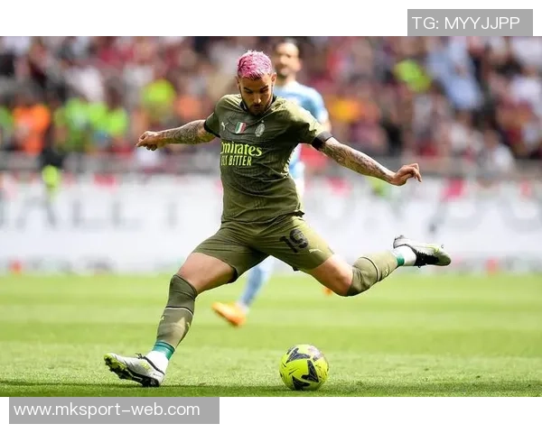 米兰左后卫埃斯图皮尼安国家队受伤脚踝伤势待评估